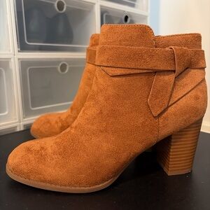 Elegant Tan Suede Ankle Booties
